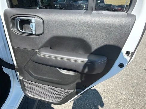 Used 2022 Jeep Wrangler Unlimited Sahara w/ LED Lighting Group AWD/4WD image 11