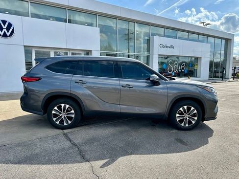 Used 2020 Toyota Highlander XLE image 8