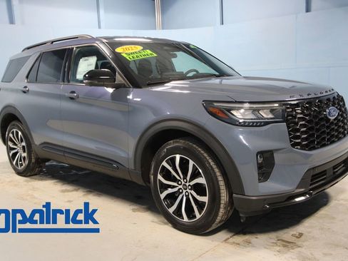 Used 2025 Ford Explorer ST-Line AWD/4WD image 1