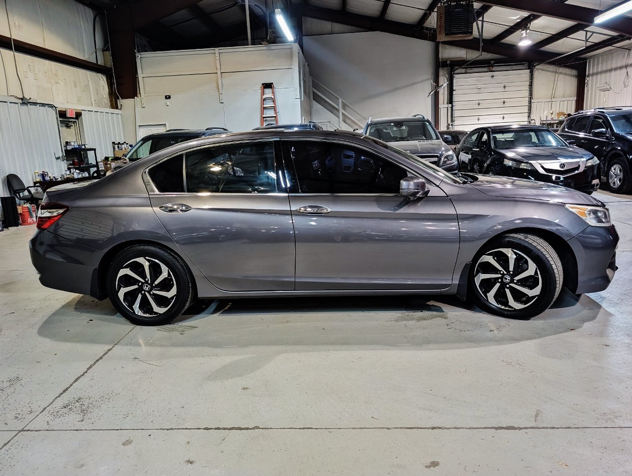 Used 2016 Honda Accord EX-L image 8