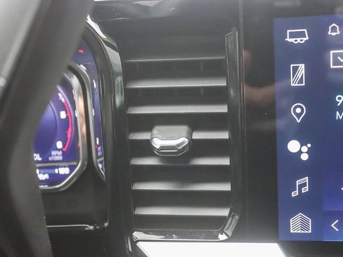 Used 2024 Chevrolet Silverado 2500 High Country w/ Technology Package image 33