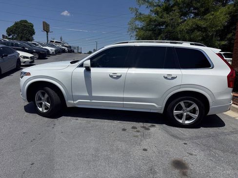 Used 2018 Volvo XC90 T5 Momentum w/ Convenience Package FWD image 8