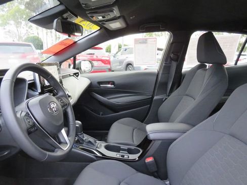 Certified 2025 Toyota Corolla SE w/ SE Package image 15