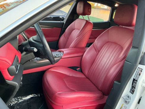 Used 2018 Maserati Levante GranLusso image 19