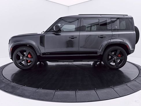 Used 2023 Land Rover Defender 110 X AWD/4WD image 12