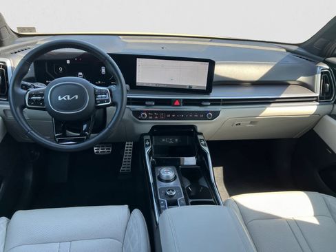 Certified 2025 Kia Sorento SX Prestige AWD/4WD image 13