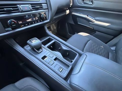 Used 2025 Nissan Pathfinder S FWD image 14
