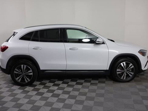 Used 2024 Mercedes-Benz GLA 250 4MATIC w/ Winter Heating Package image 9