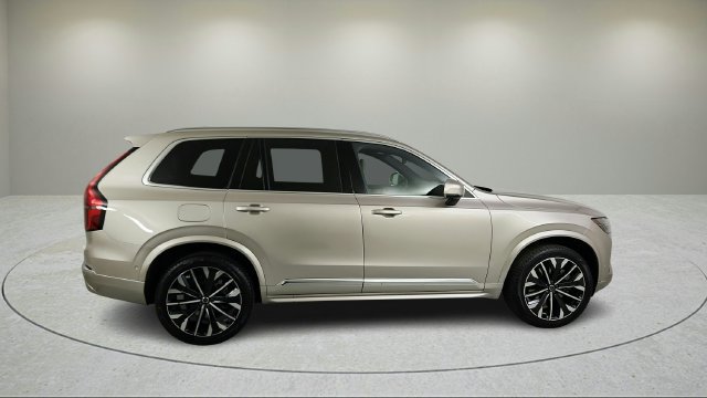 New 2026 Volvo XC90 T8 Plus w/ Protection Package Premier AWD/4WD image 3