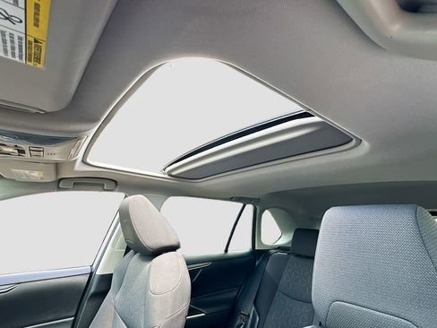 Used 2019 Toyota RAV4 XLE image 20