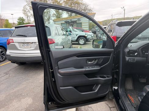 Used 2024 Honda Pilot TrailSport image 18