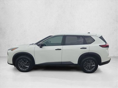 Used 2024 Nissan Rogue S FWD image 9