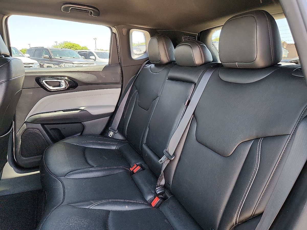 Used 2025 Jeep Compass Limited AWD/4WD image 5