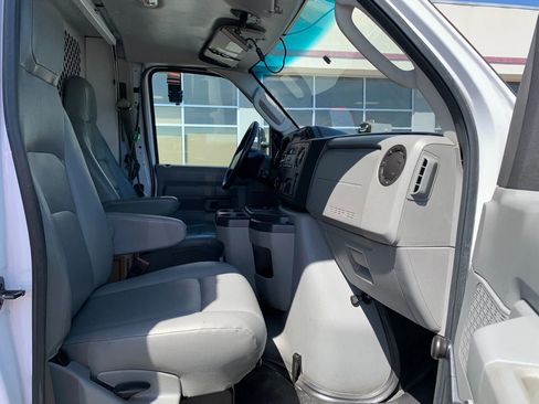 Used 2019 Ford E-350 and Econoline 350 Super Duty image 26