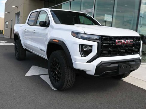 New 2026 GMC Canyon Elevation RWD image 4