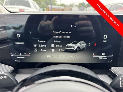 New 2025 Nissan Kicks SR w/ SR Premium Package AWD/4WD image 15