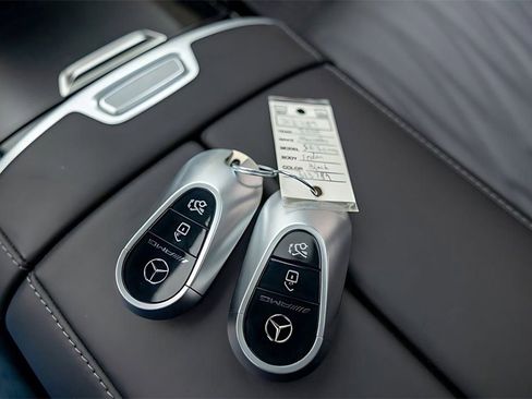 Used 2025 Mercedes-Benz S 63 AMG S image 54