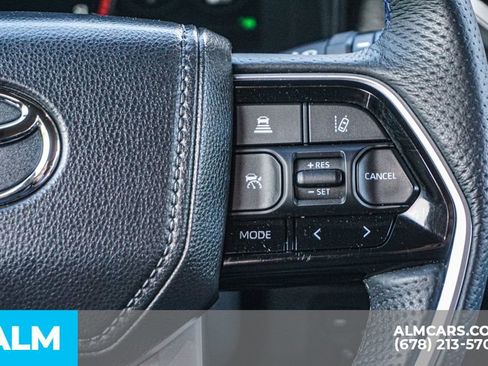 Used 2025 Toyota Sequoia Platinum AWD/4WD image 32