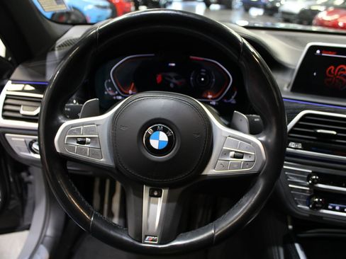 Used 2022 BMW 750i xDrive w/ Executive Package image 30