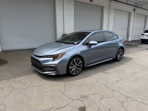 Used 2022 Toyota Corolla SE FWD image 3