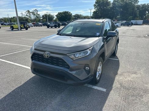 Used 2021 Toyota RAV4 XLE w/ Convenience Package FWD image 14