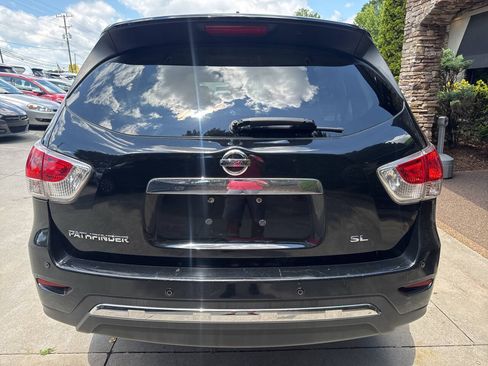 Used 2013 Nissan Pathfinder SL FWD image 4