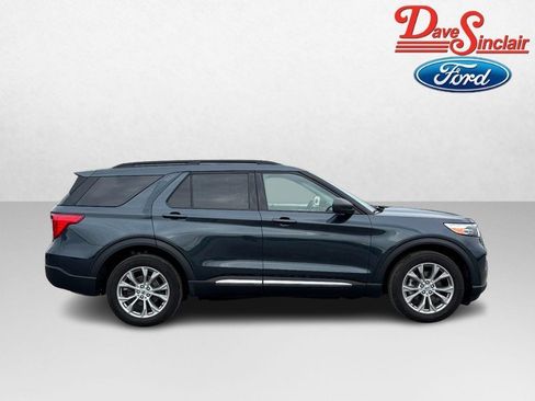Used 2023 Ford Explorer XLT w/ Equipment Group 202A AWD/4WD image 5