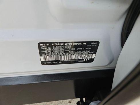 Used 2024 Mitsubishi Outlander SEL image 30