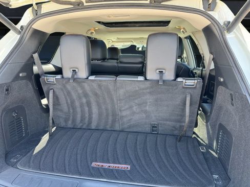 Used 2020 Nissan Pathfinder SL AWD/4WD image 12