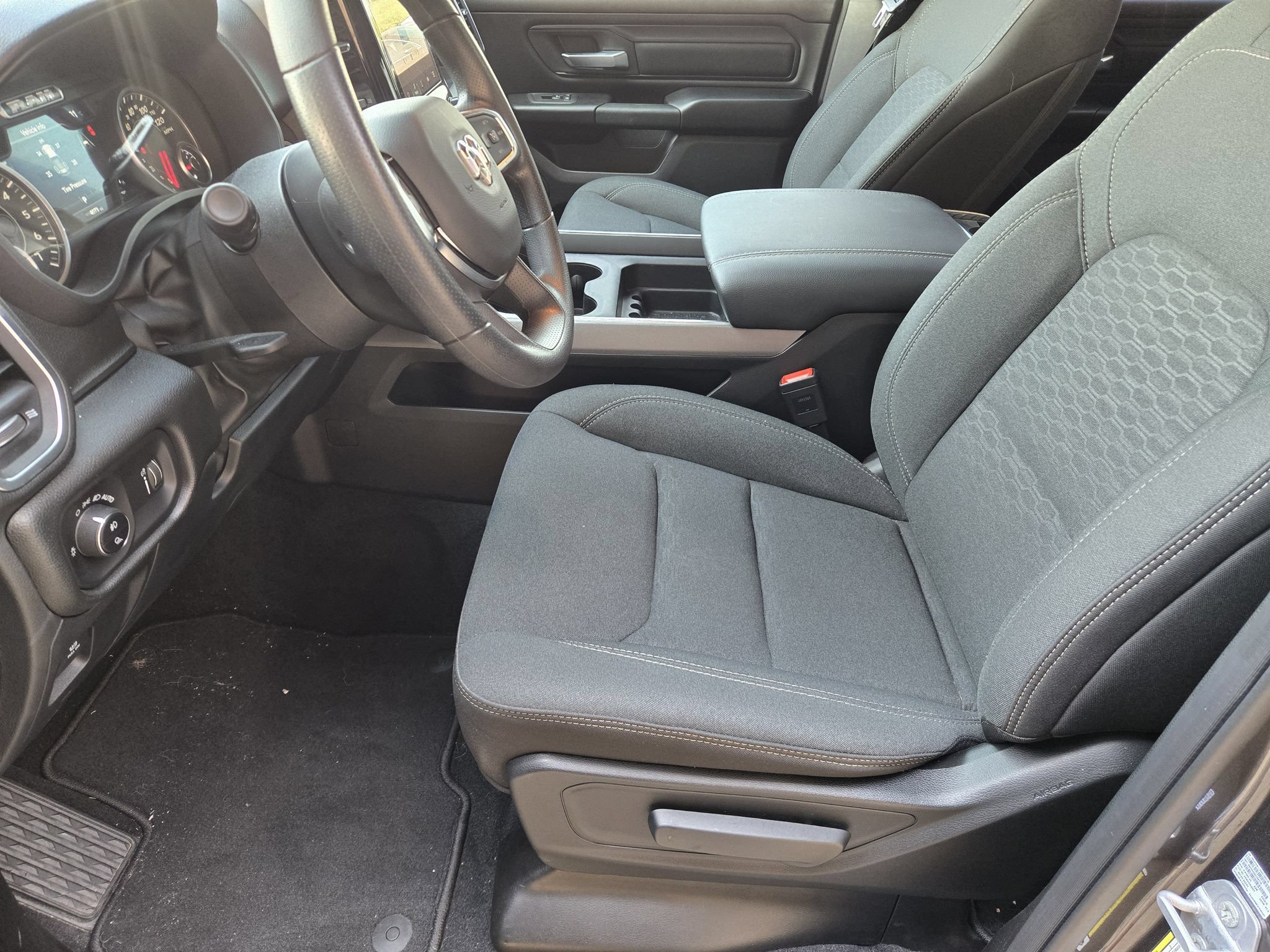 Used 2026 RAM 1500 Express AWD/4WD image 13