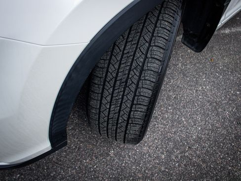 Used 2016 Toyota Highlander XLE image 12