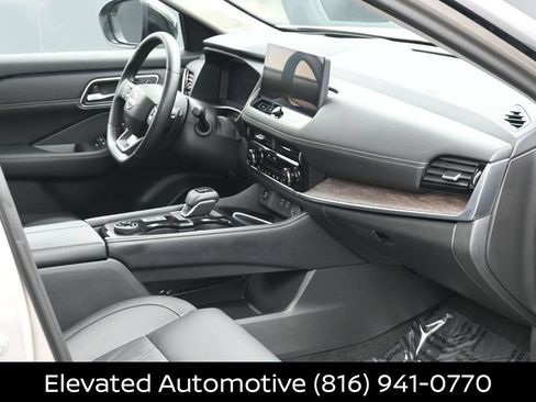 Certified 2026 Nissan Rogue Platinum w/ Platinum Premium Package AWD/4WD image 6
