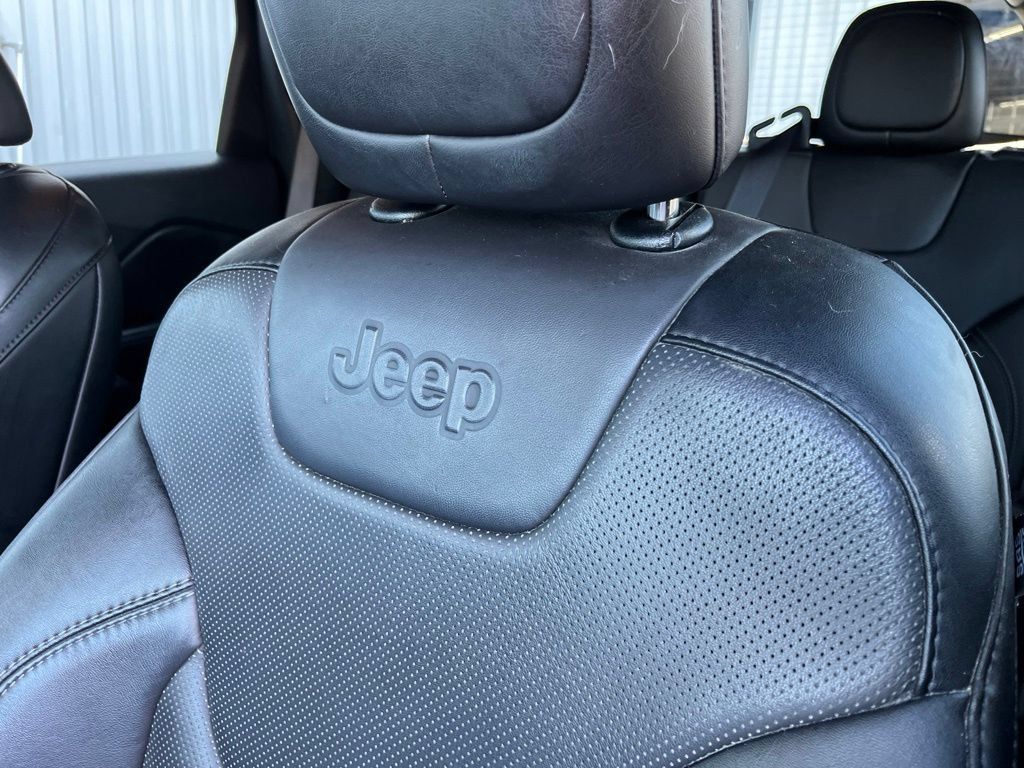 Used 2022 Jeep Cherokee Latitude Lux AWD/4WD image 30
