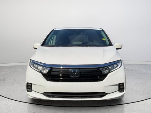 Used 2024 Honda Odyssey Touring image 2