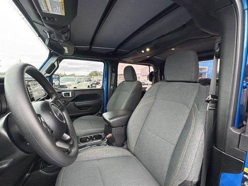 Used 2025 Jeep Wrangler Sport image 10