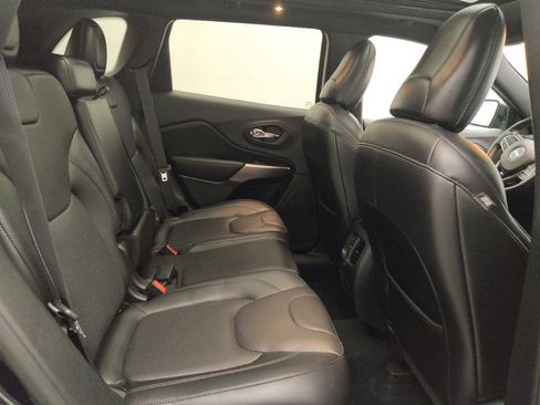 Used 2019 Jeep Cherokee High Altitude AWD/4WD image 19