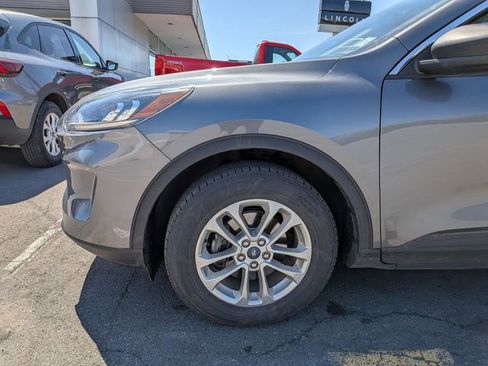 Used 2022 Ford Escape SE w/ Cold Weather Package AWD/4WD image 9