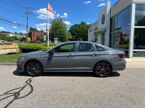 Used 2019 Volkswagen Jetta GLI FWD image 2