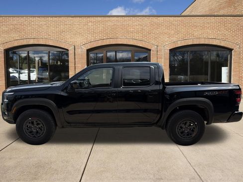 Used 2026 Nissan Frontier PRO-4X AWD/4WD image 6