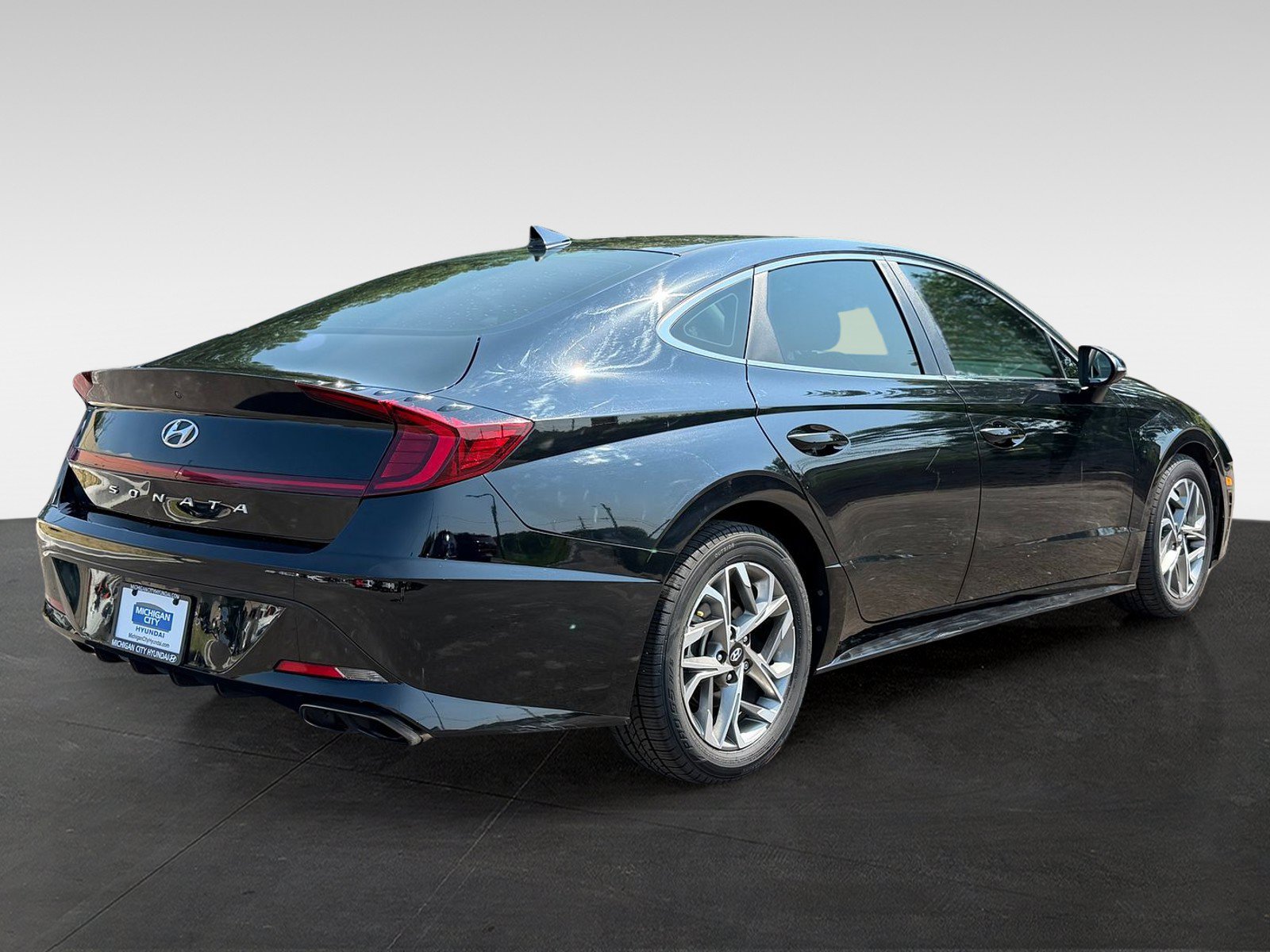 Certified 2021 Hyundai Sonata SEL w/ Cargo Package FWD image 3