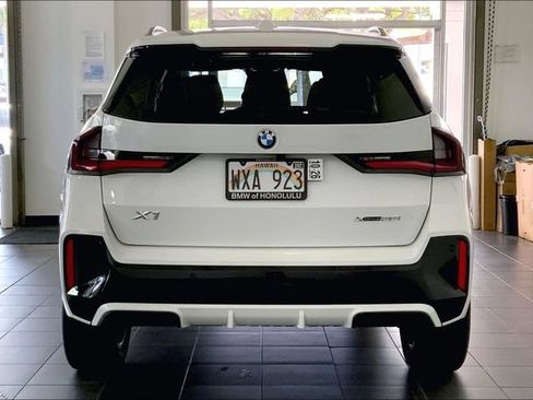 Used 2023 BMW X1 xDrive28i w/ M Sport Package AWD/4WD image 4