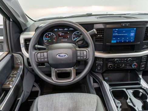 Used 2025 Ford F250 XLT w/ FX4 Off-Road Package image 12