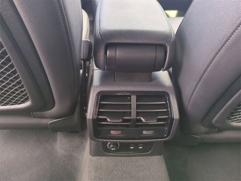 Used 2024 Audi Q3 2.0T Premium image 21