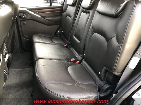 Used 2008 Nissan Pathfinder LE w/ Navigation Pkg image 17