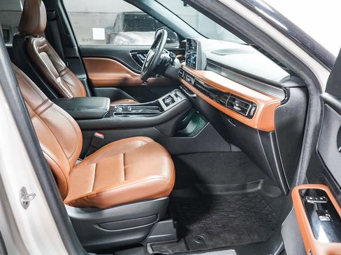 Used 2023 Lincoln Aviator Grand Touring w/ Class IV Trailer Tow Package image 19