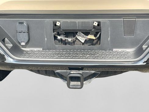 Used 2023 Chevrolet Colorado ZR2 w/ Technology Package AWD/4WD image 31