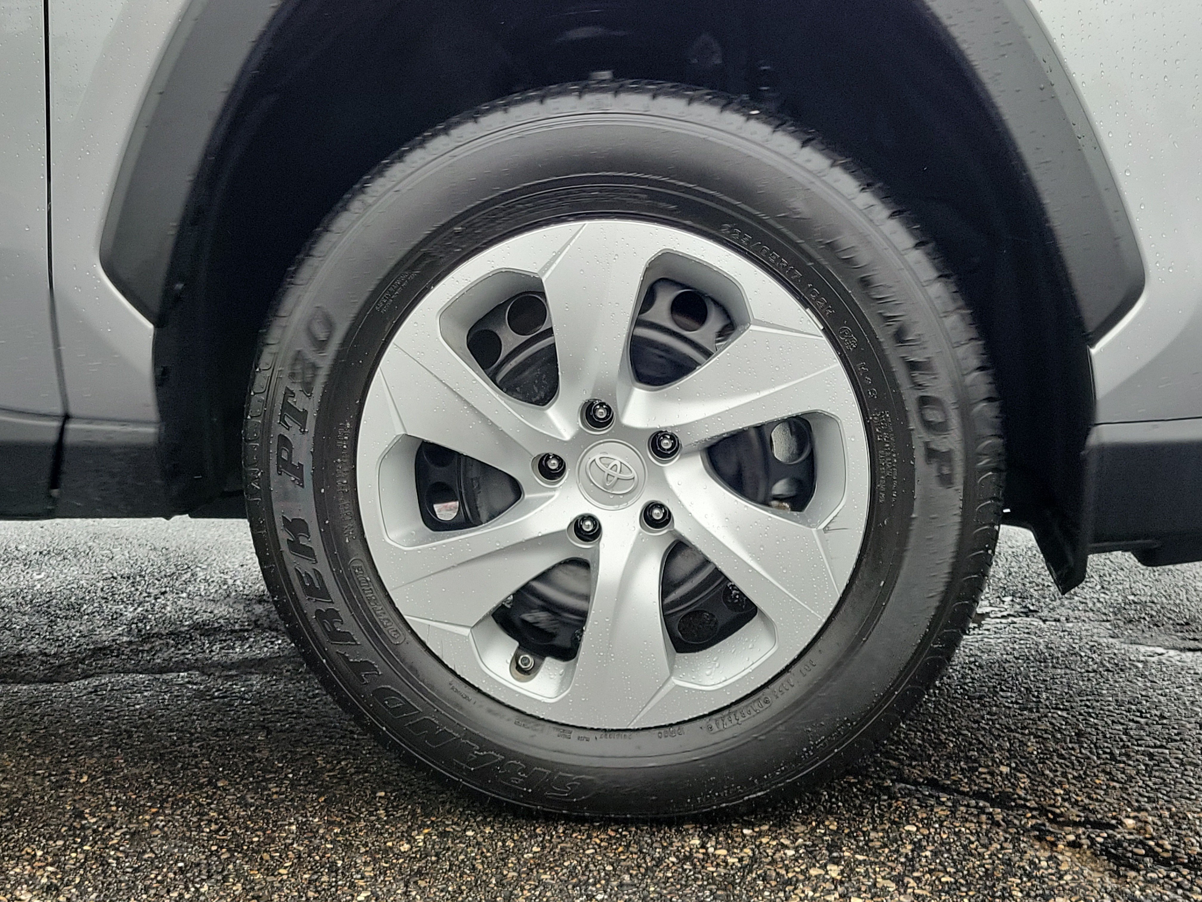Used 2025 Toyota RAV4 LE AWD/4WD image 5