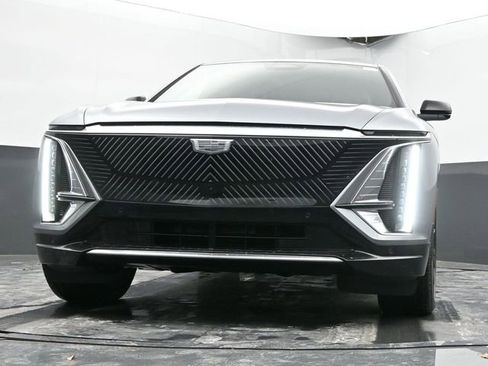 New 2025 Cadillac Lyriq Luxury w/ LPO, Red Accent Package image 35
