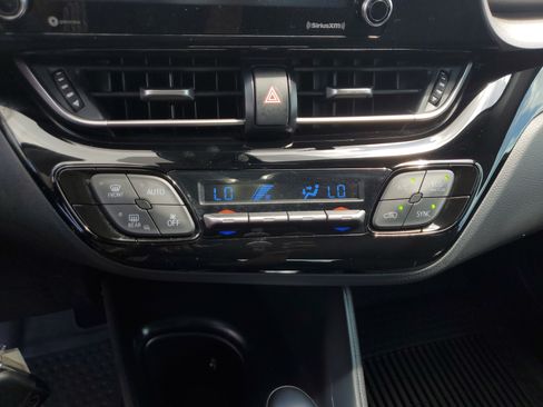 Used 2021 Toyota C-HR LE FWD image 20