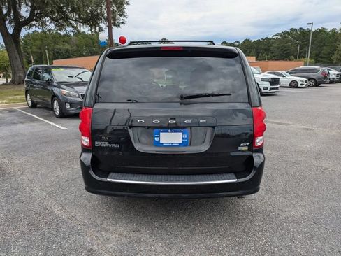 Used 2019 Dodge Grand Caravan SXT FWD image 6